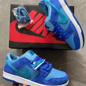 SB Dunk Blue Raspberry Sneakers in Stock